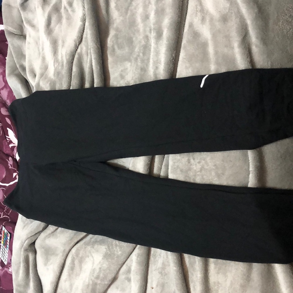 Pink logo leggings. Tags are still on them